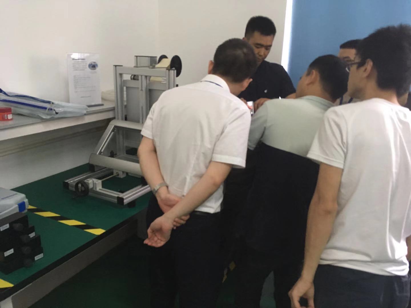 恭喜我司“万能手指磨耗试验机”安装调试